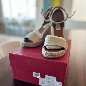 Valentino Double Rockstud Grainy Calfskin Wedge Sandal. Sz 37